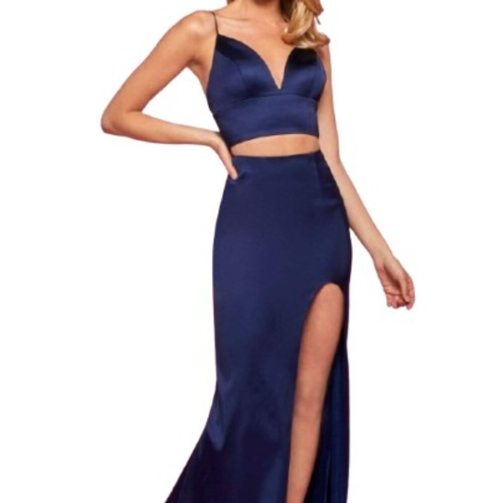 NWT Sherri Hill 53387 Stretch Satin Prom Dress Navy Size 2 - Picture 1 of 6